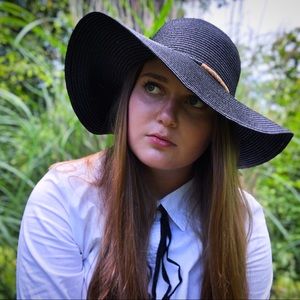 Meet your Posher, Madi rose